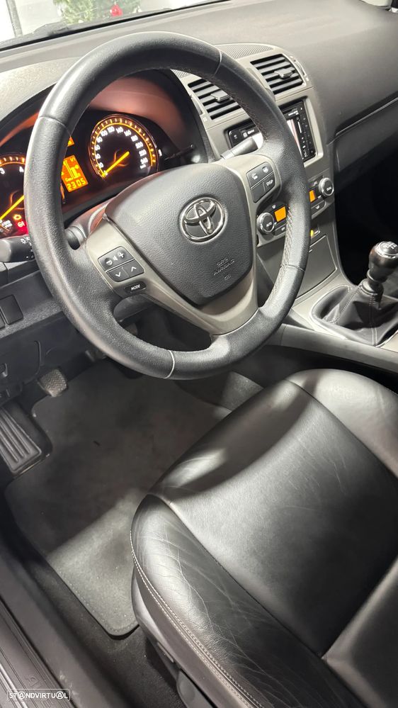 Toyota Avensis SD 2.0 D-4D Exclusive +Pele+GPS - 2
