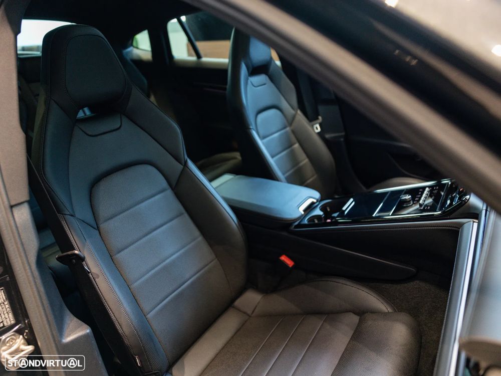 Porsche Panamera 4 E-Hybrid - 46