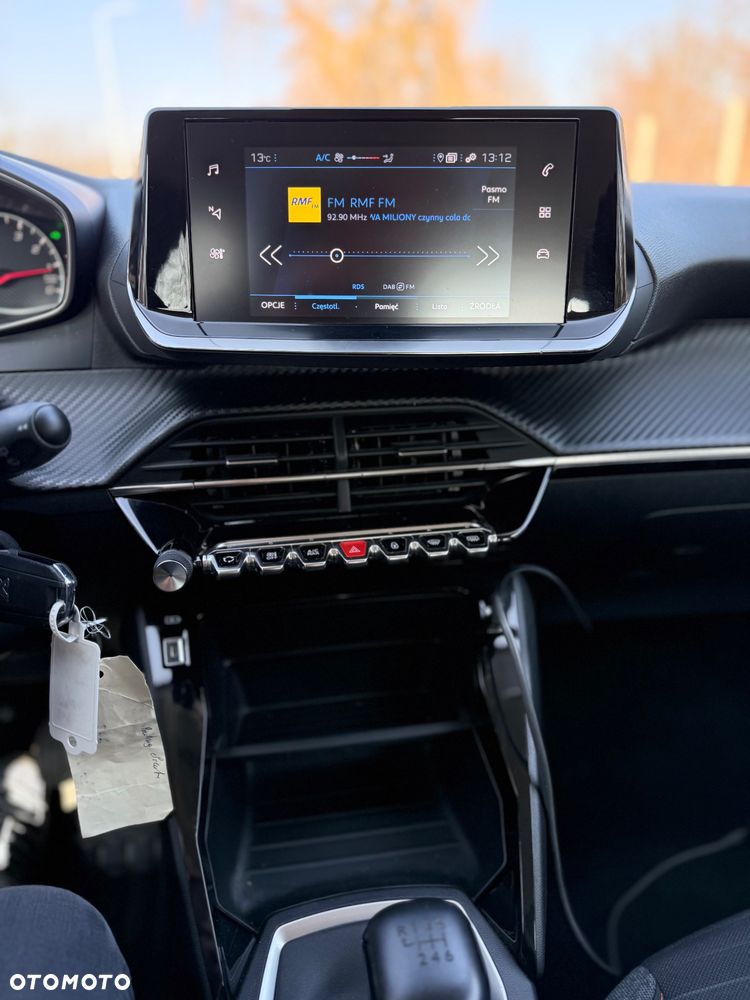 Peugeot 208 - 21