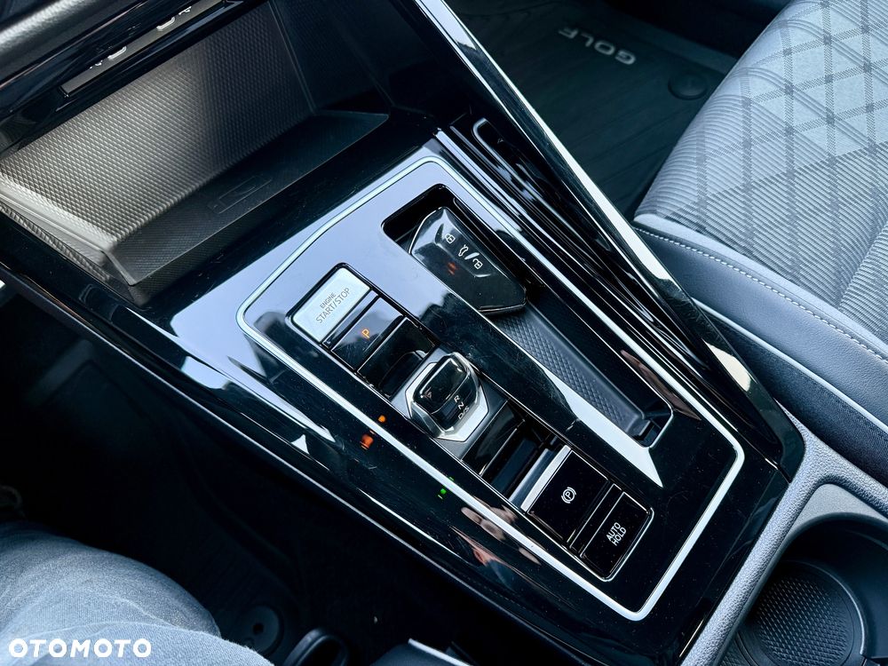 Volkswagen Golf - 37