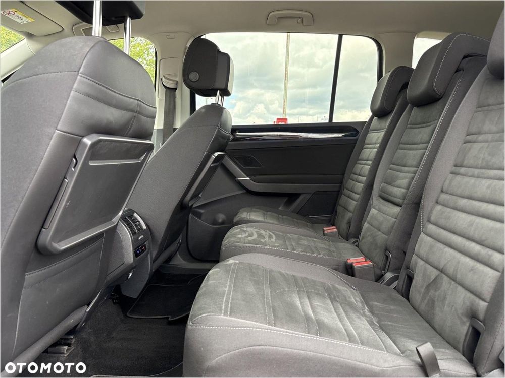 Volkswagen Touran 1.5 TSI EVO Trendline DSG - 11