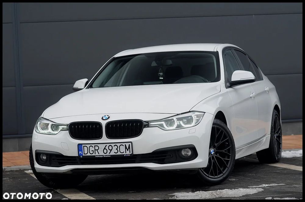 BMW Seria 3 318i - 13