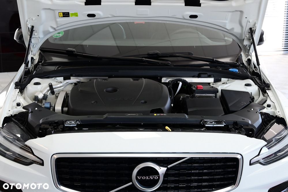 Volvo S60 T4 R-Design - 9