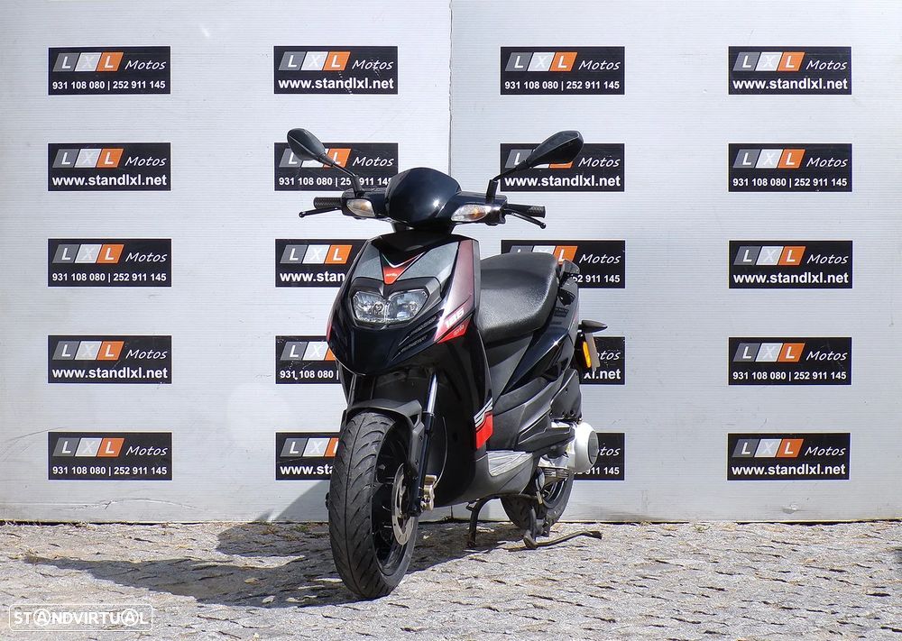 Aprilia SR 125 MOTARD - 2