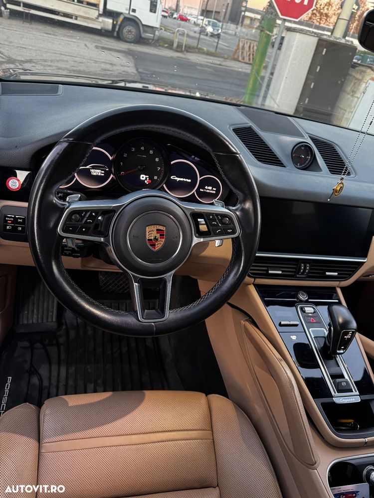 Porsche Cayenne - 8