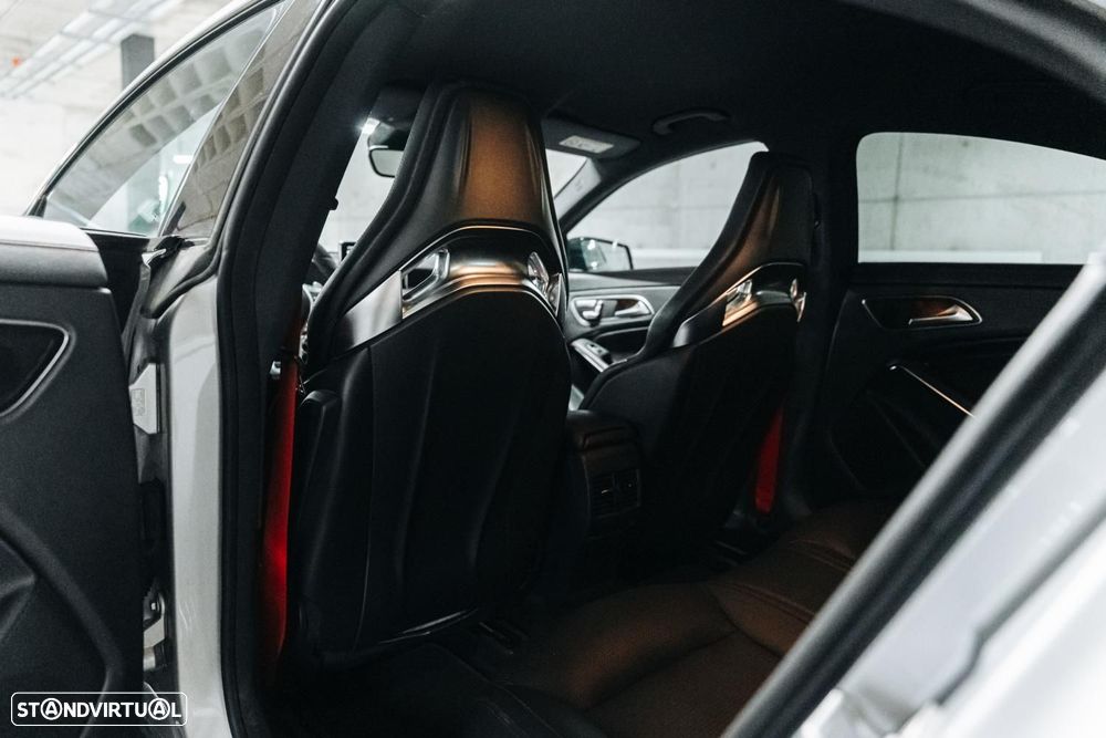 Mercedes-Benz CLA 45 AMG 4-Matic - 37