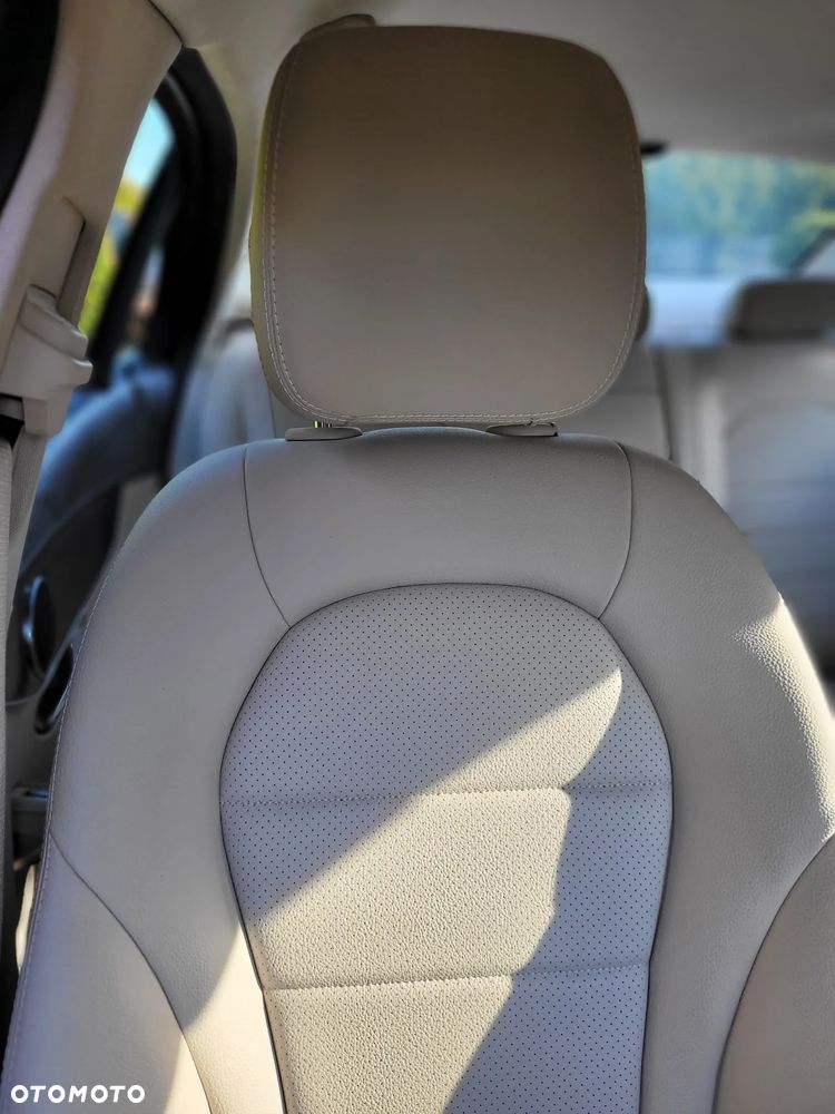 Mercedes-Benz Klasa C 200 4-Matic 9G-TRONIC - 21