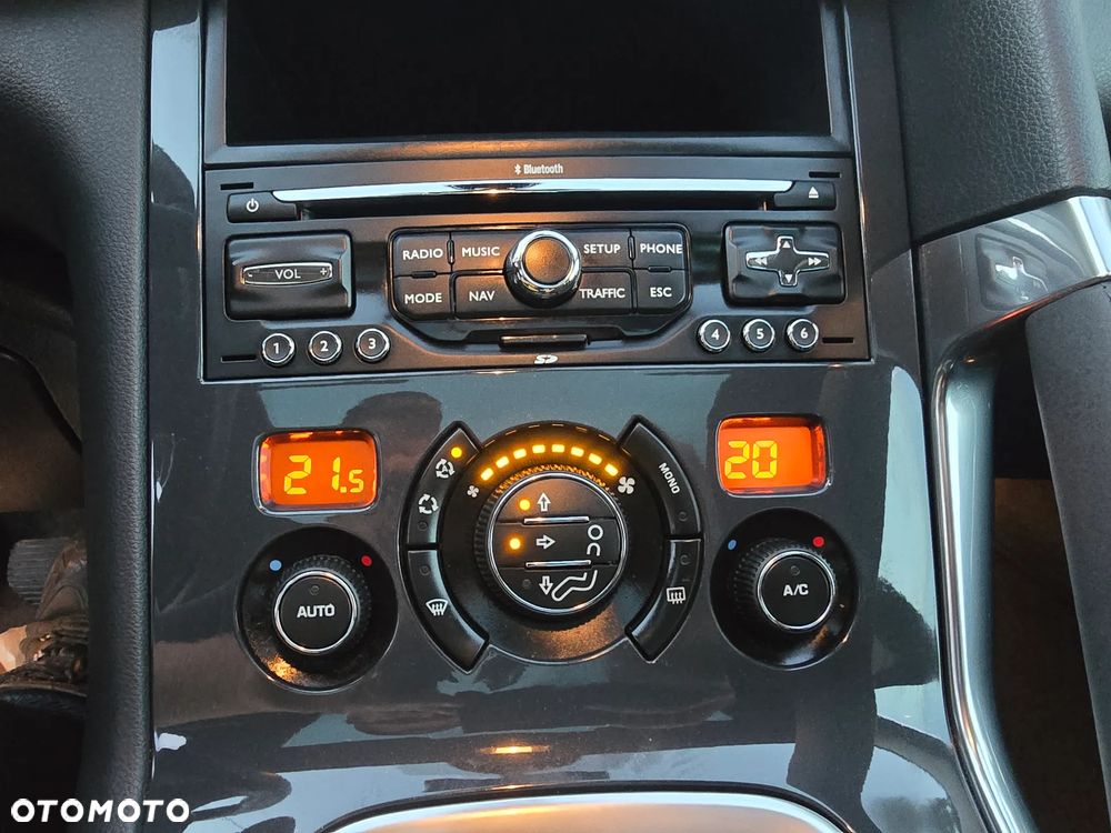 Peugeot 3008 1.6 Premium - 35