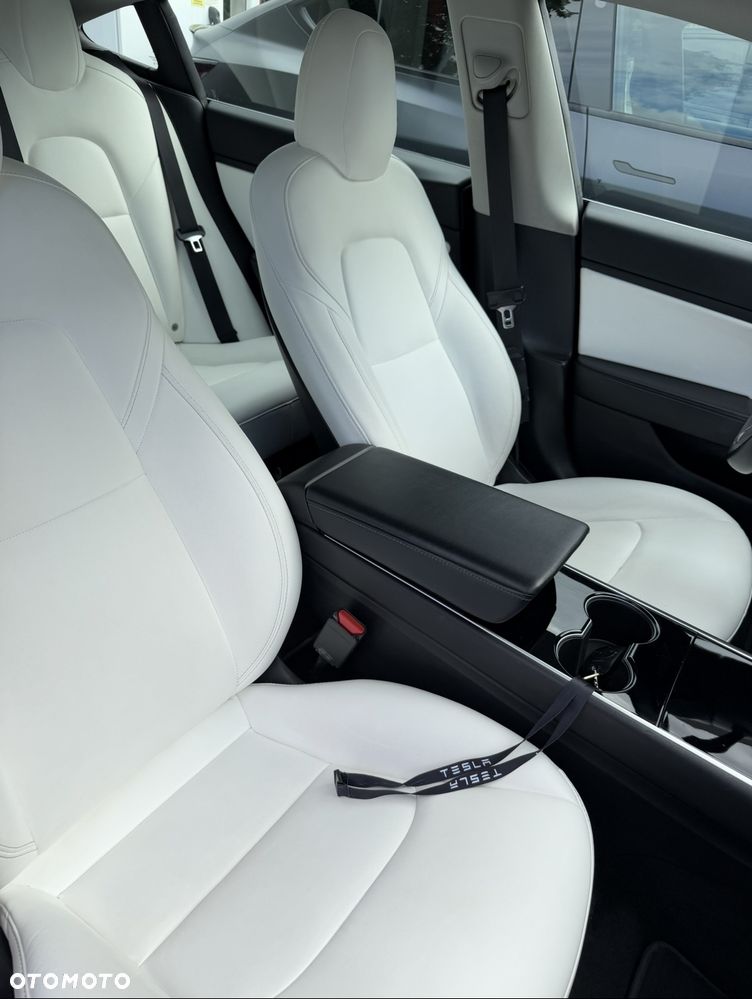 Tesla Model 3 Long Range AWD - 4