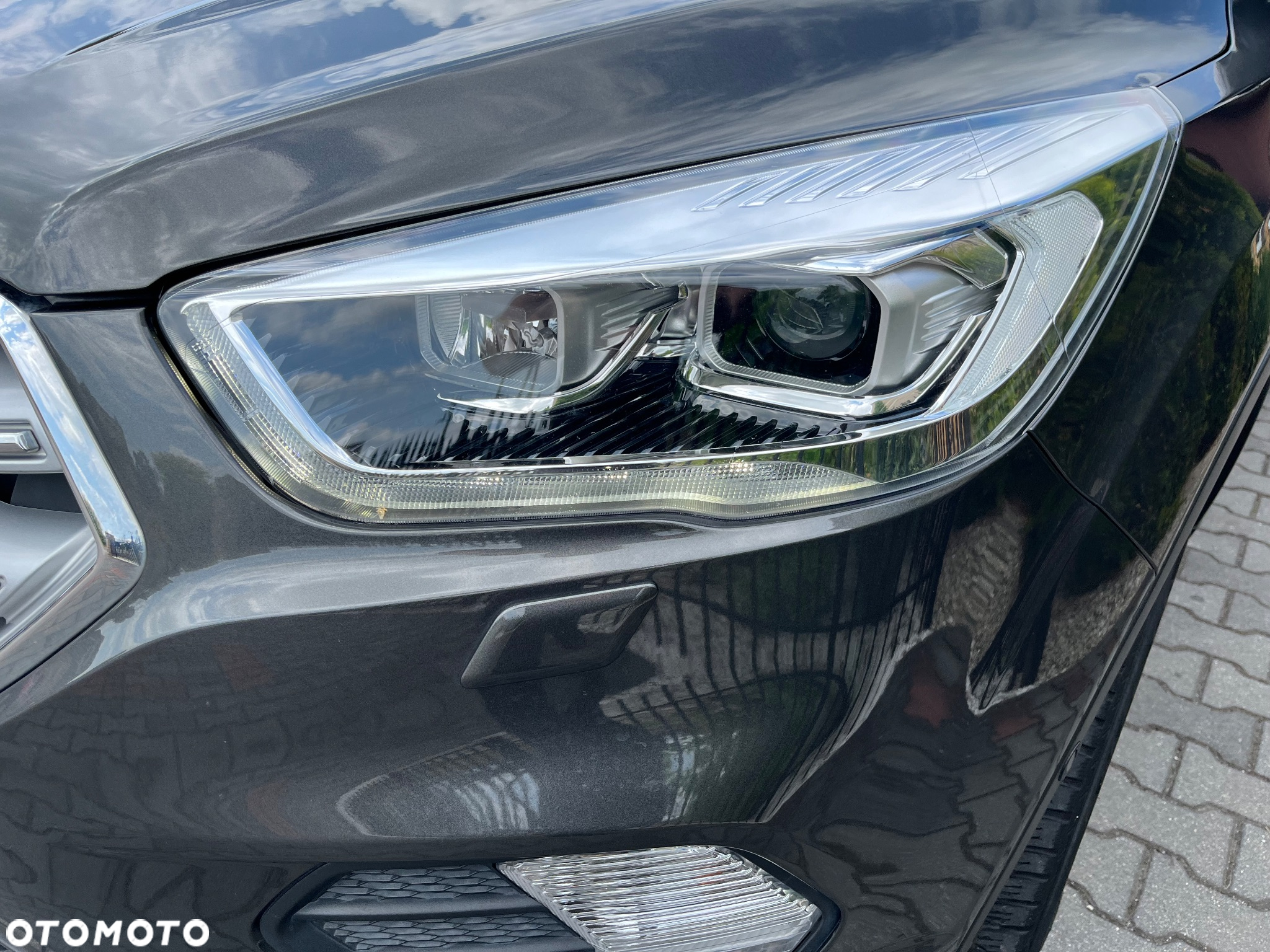 Ford Kuga 2.0 TDCi 2x4 Titanium - 12