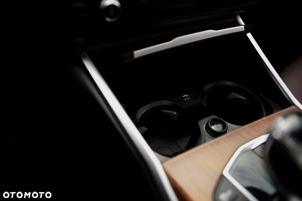 BMW Seria 3 M340i xDrive - 32