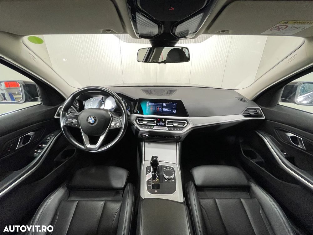 BMW Seria 3 320i xDrive AT - 8