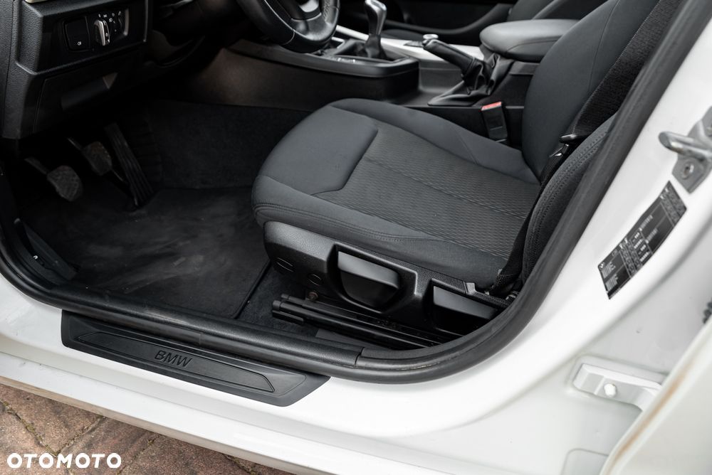 BMW Seria 1 116i Sport Line - 24