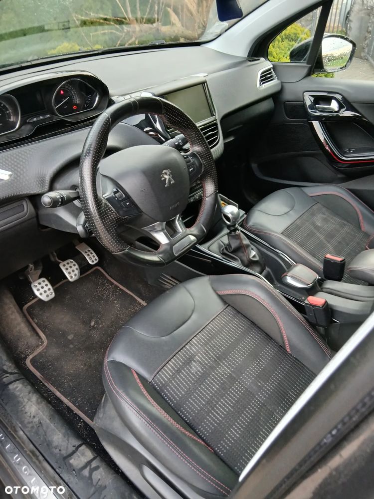 Peugeot 2008 1.2 Pure Tech Allure S&S - 1