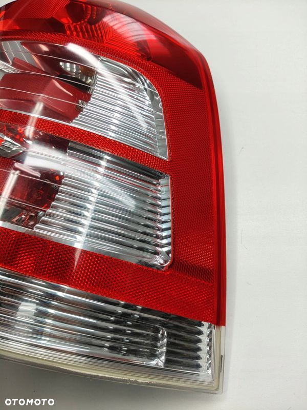 LAMPA PRAWY TYŁ PRAWA TYLNA OPEL ZAFIRA B LIFT - 2