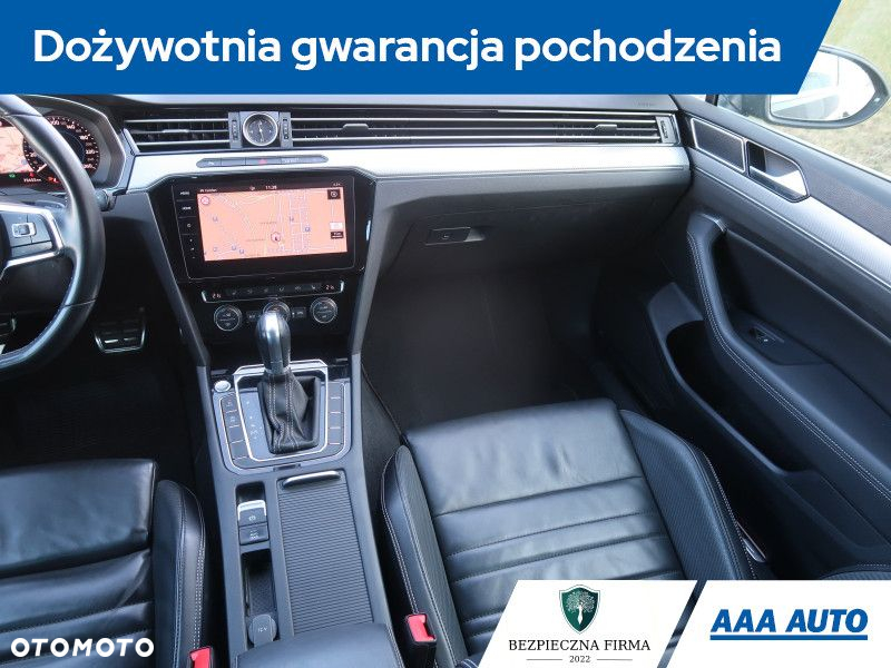 Volkswagen Passat - 9