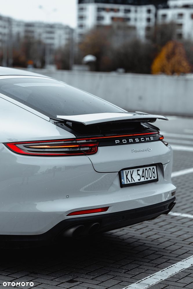 Porsche Panamera 4S - 7