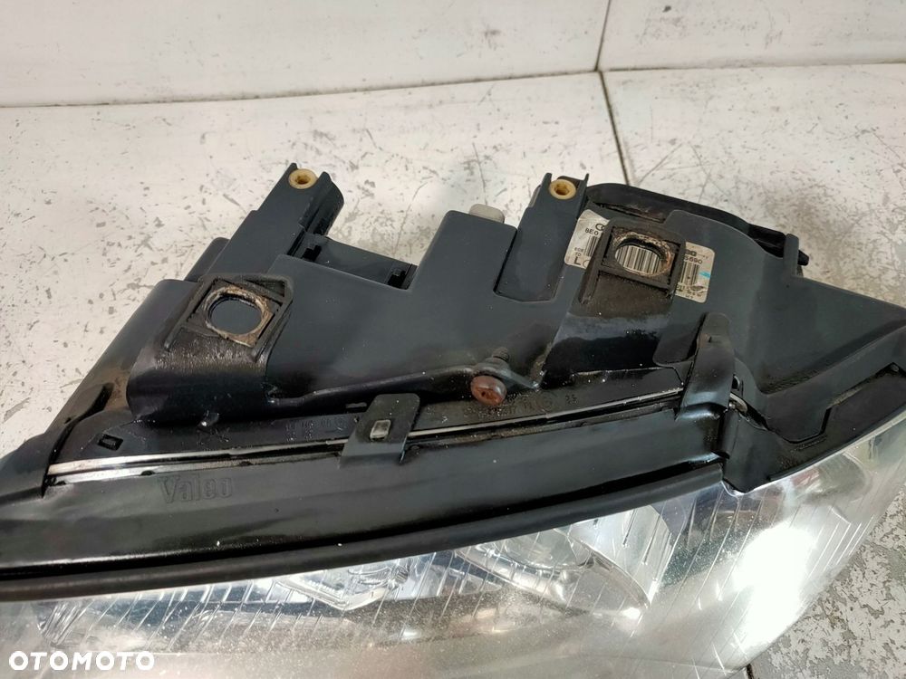 reflektor lewy przód audi a4 b6 8e0941003f lampa - 7