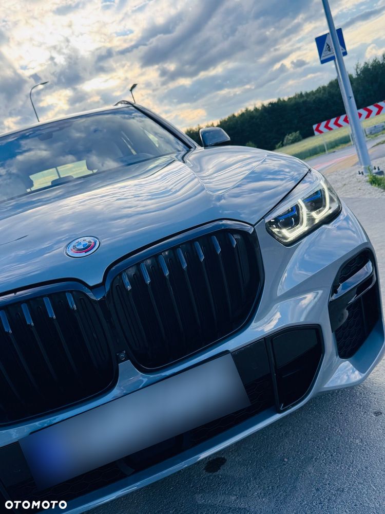 BMW X5 M M50i - 1