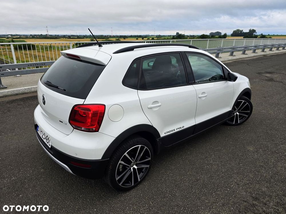 Volkswagen Polo 1.2 TSI Cross Urban White - 3