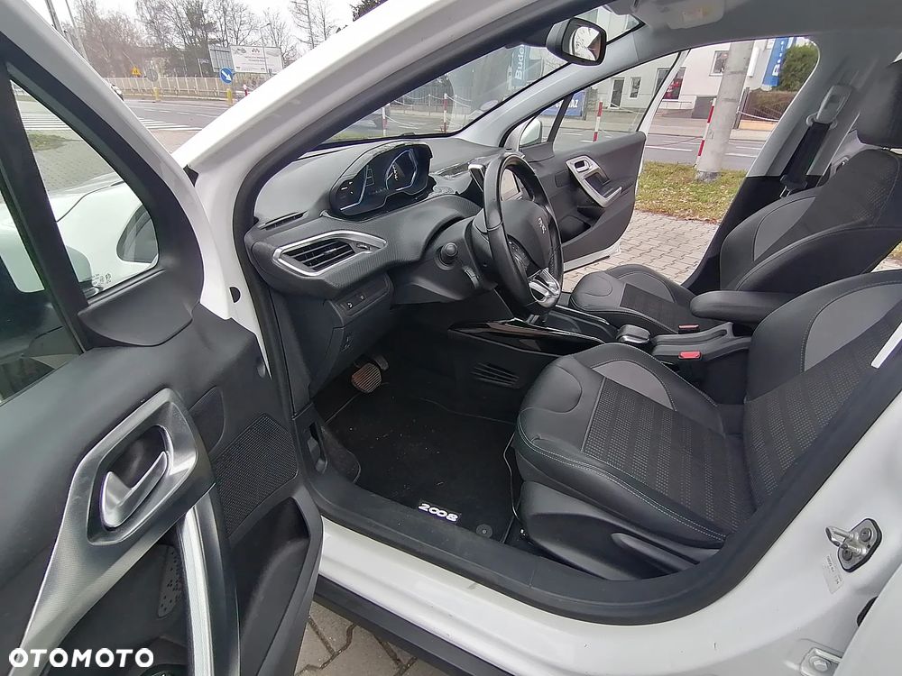 Peugeot 2008 PureTech 110 GPF Stop&Start EAT6 Active - 19