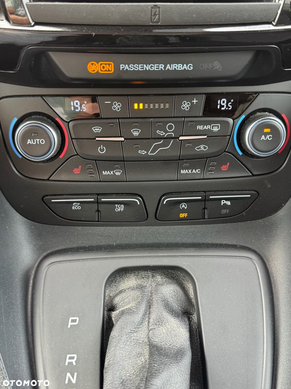 Ford Tourneo Connect Grand - 14