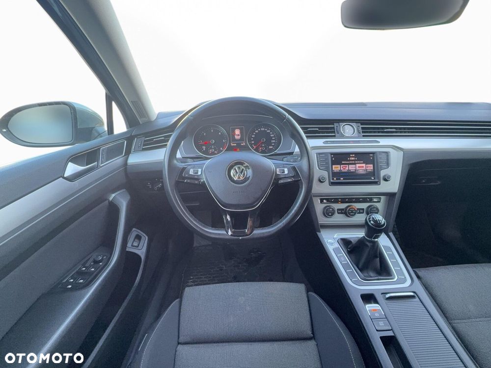Volkswagen Passat - 14