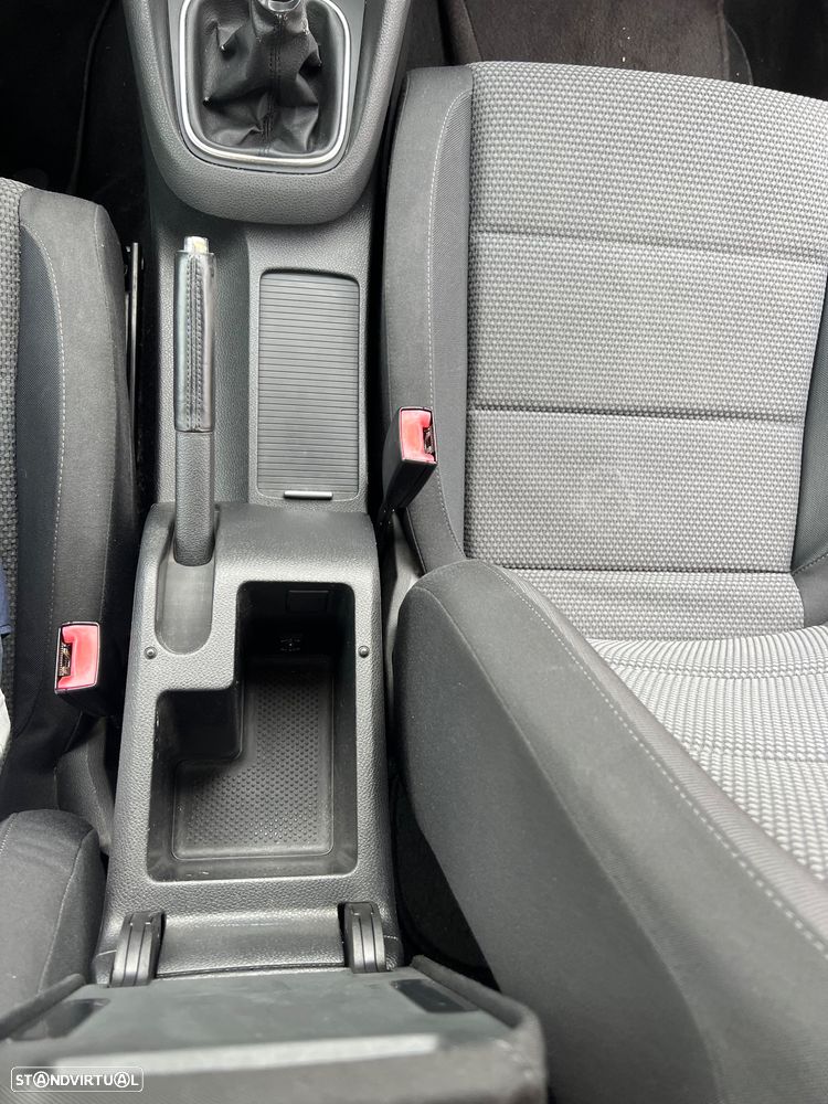 VW Golf 1.6 TDi Confortline - 13