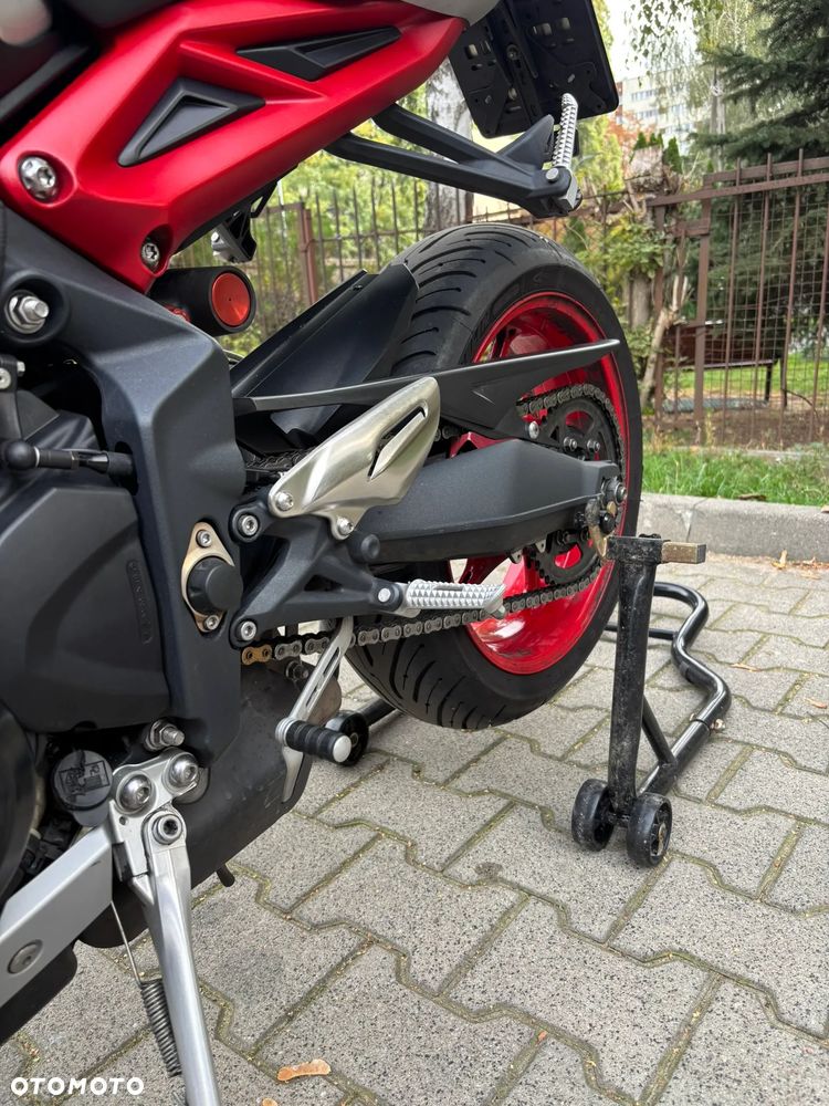 Triumph Street Triple - 20