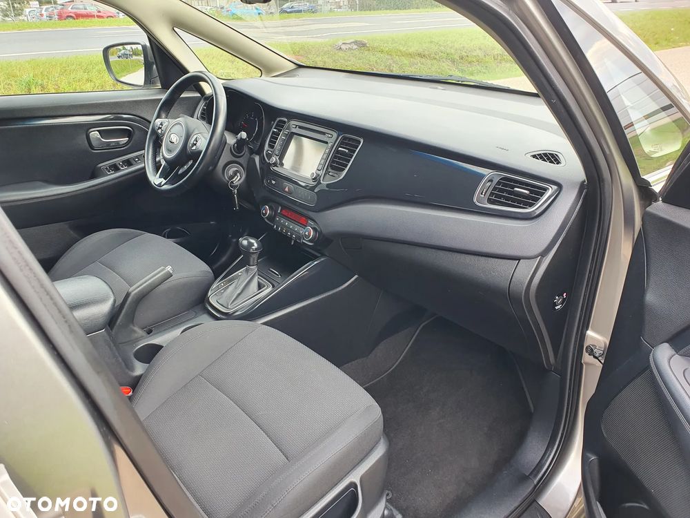 Kia Carens 1.7 CRDi Business Line 7os 7DCT - 12