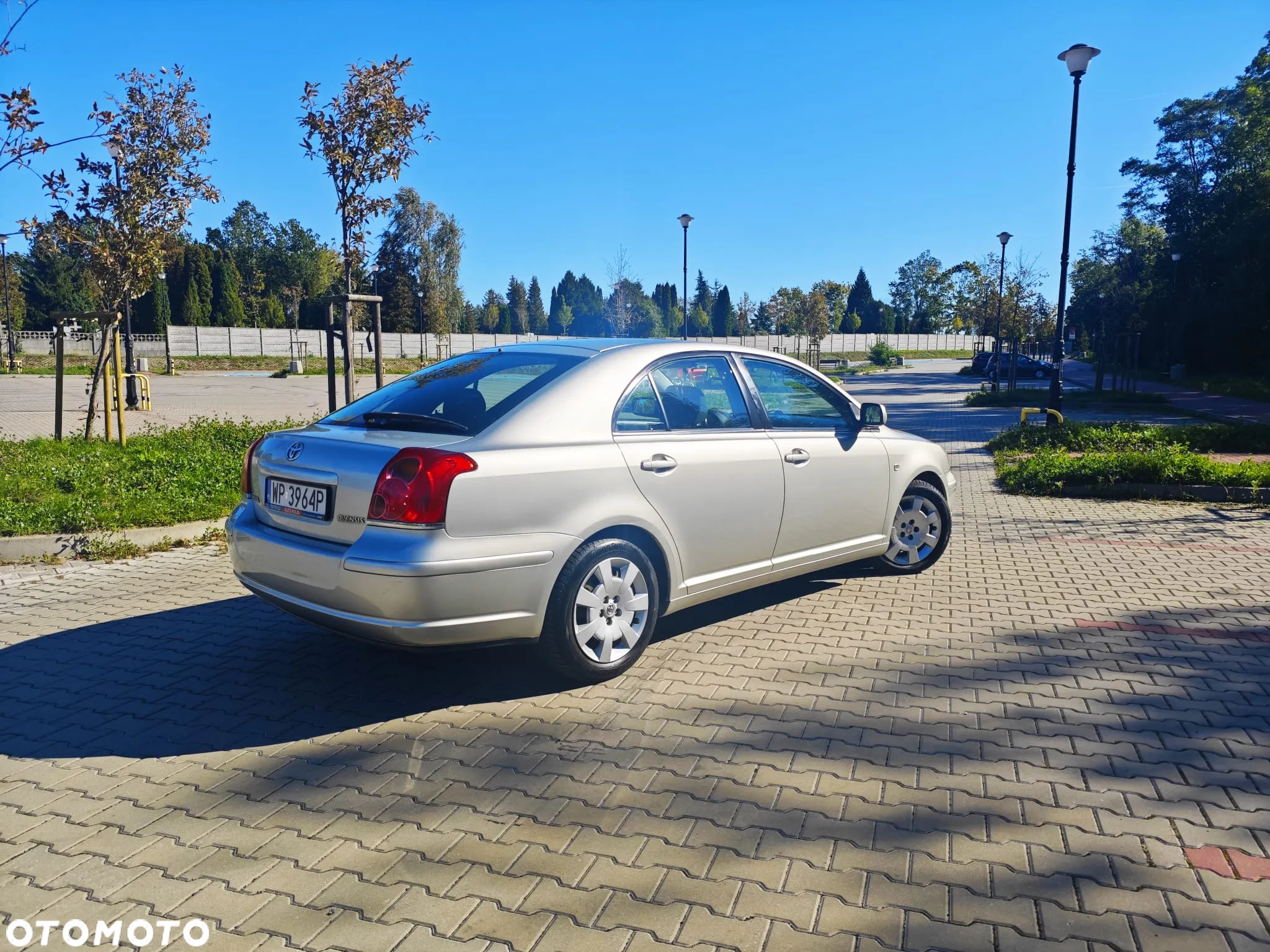 Toyota Avensis 1.8 VVT-i Terra Plus - 17