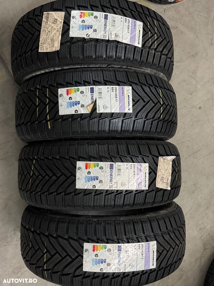 Vând 4 anvelope 205/45/17 Michelin de iarnă noi - 1