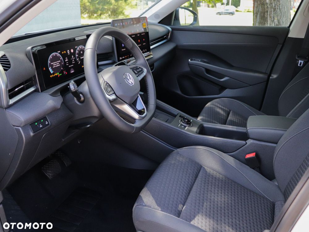 Volkswagen T-Roc - 11