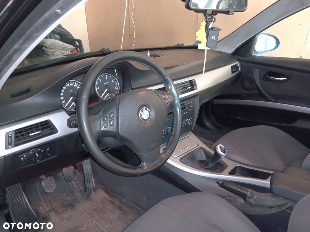 BMW Seria 3 320d - 4