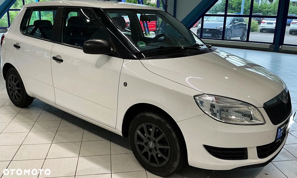 Skoda Fabia 1.2 HTP Ambiente - 2