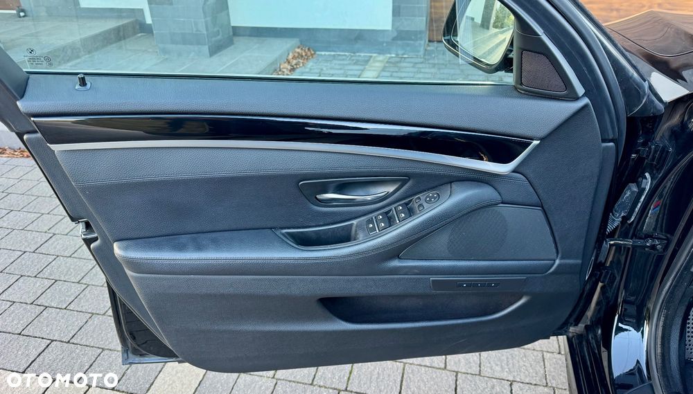 BMW Seria 5 535i Sport-Aut Modern Line - 13