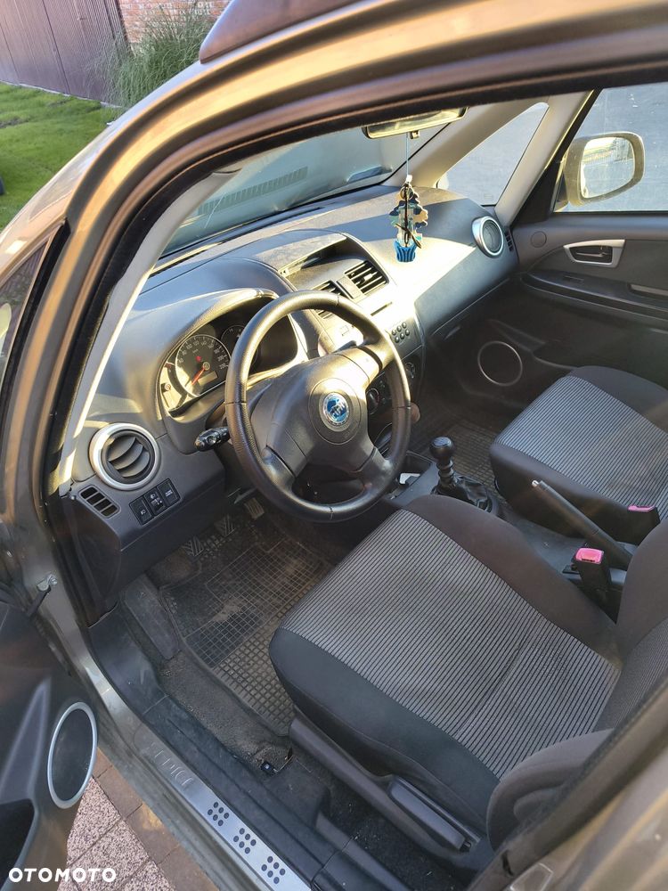 Fiat Sedici 1.9 Multijet 4x4 Dynamic - 4