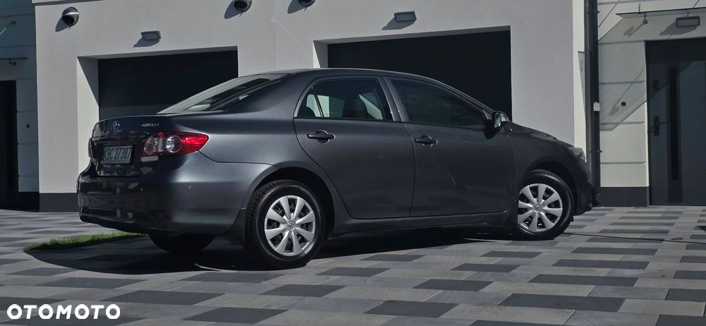 Toyota Corolla - 13