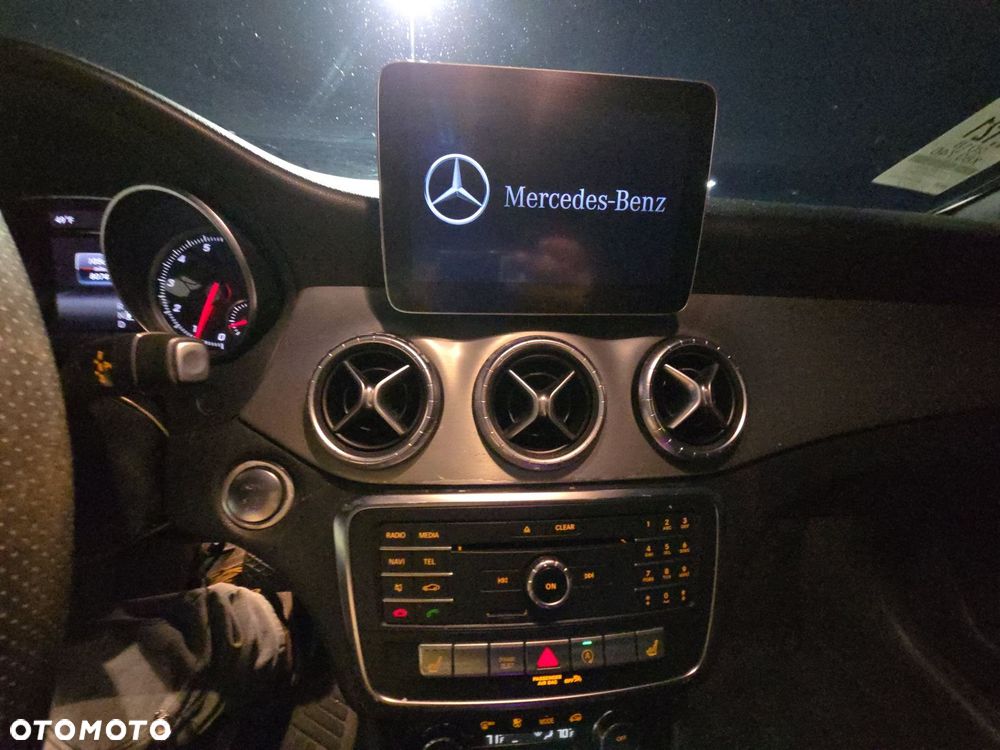 Mercedes-Benz CLA - 13