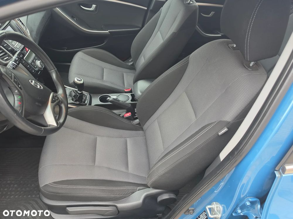 Hyundai i30 blue 1.6 CRDi YES Gold - 15