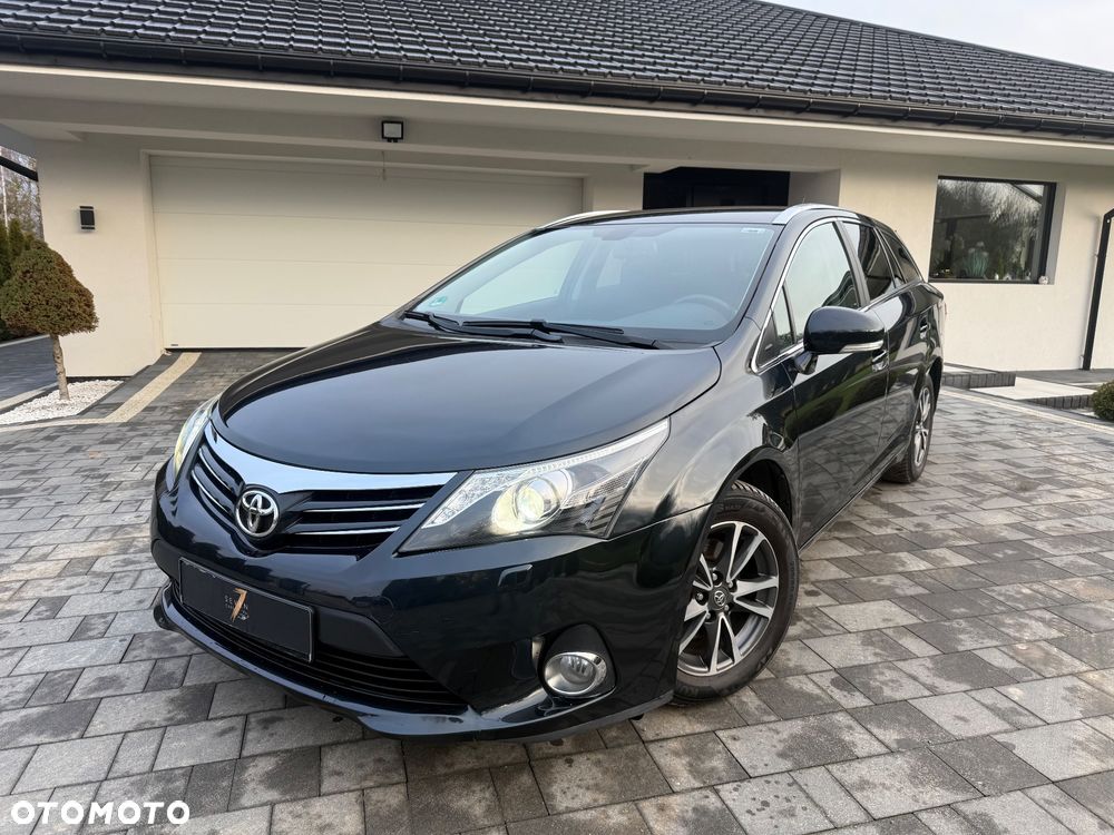Toyota Avensis 2.0 D-4D Executive - 1