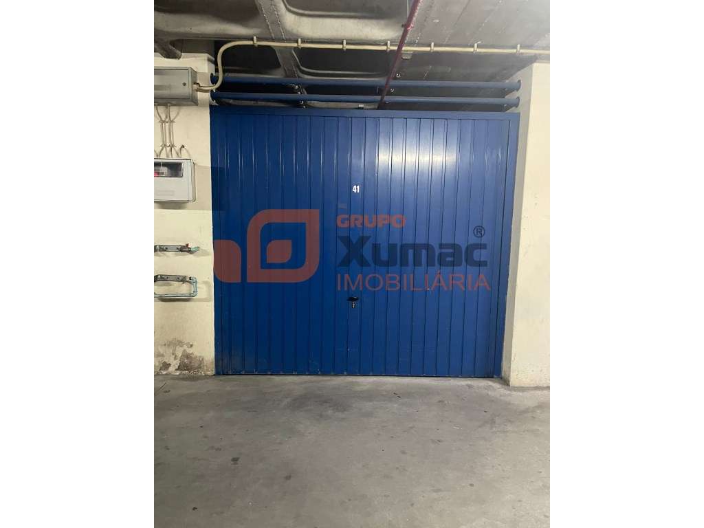 Garagem para venda no mercado Retalhista de Vialonga!! - Grande imagem: 5/7
