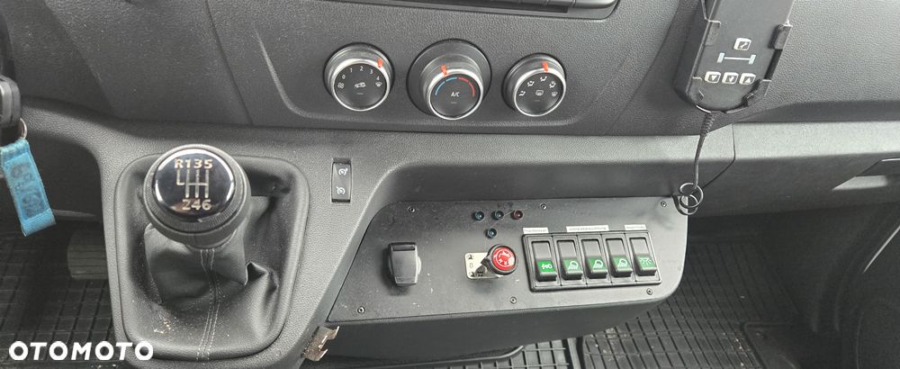 Renault Master Ambulans karetka - 10