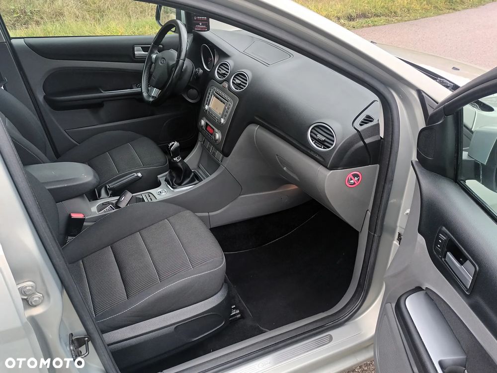 Ford Focus 1.6 16V Titanium - 18