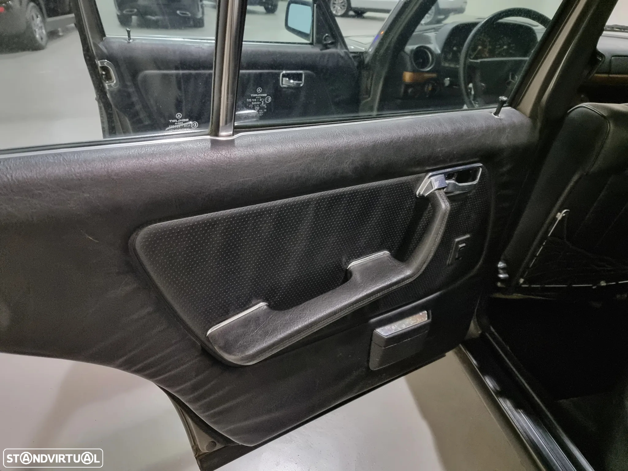 Mercedes-Benz 300 D Turbo - 14
