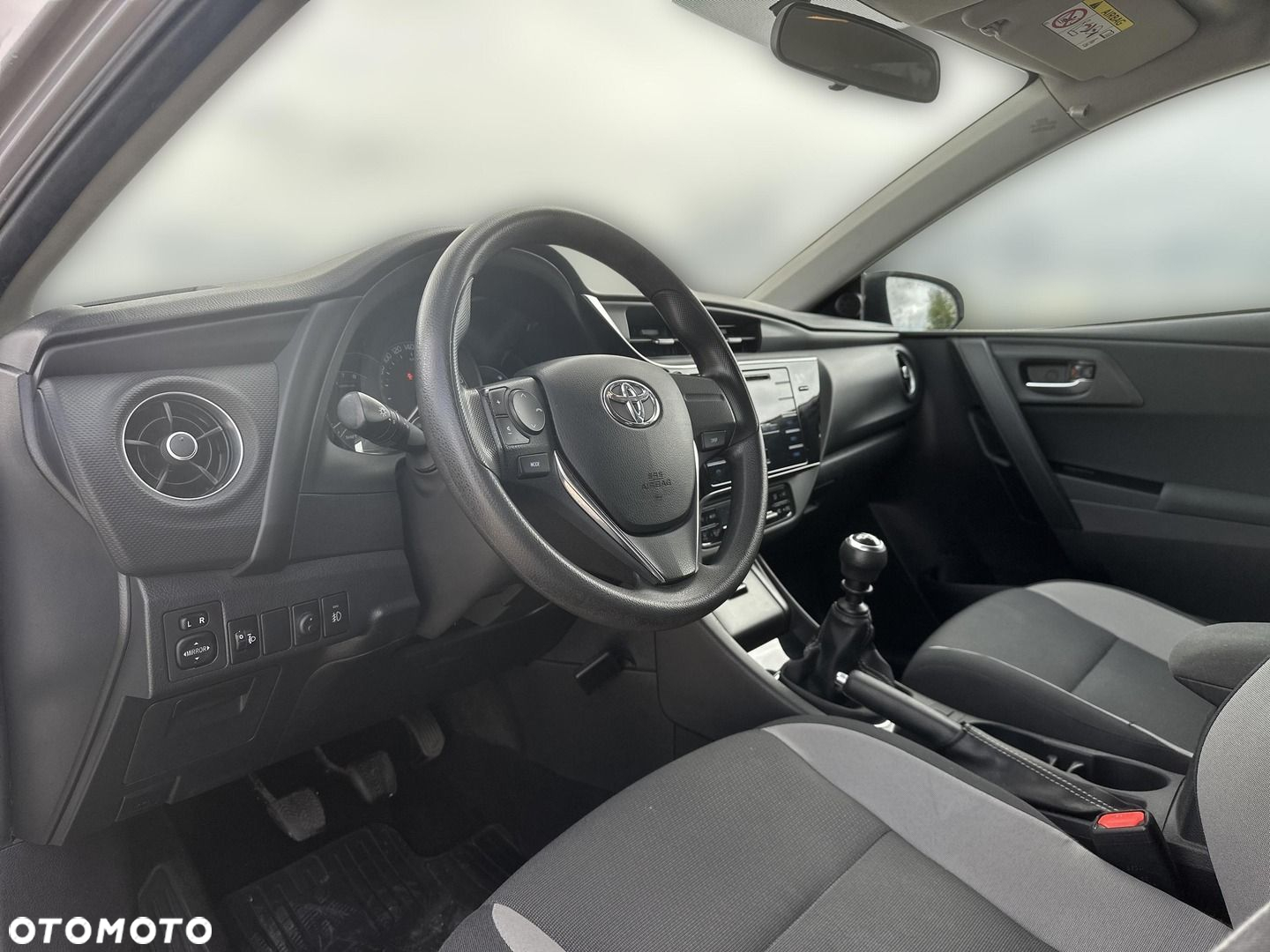 Toyota Auris - 10