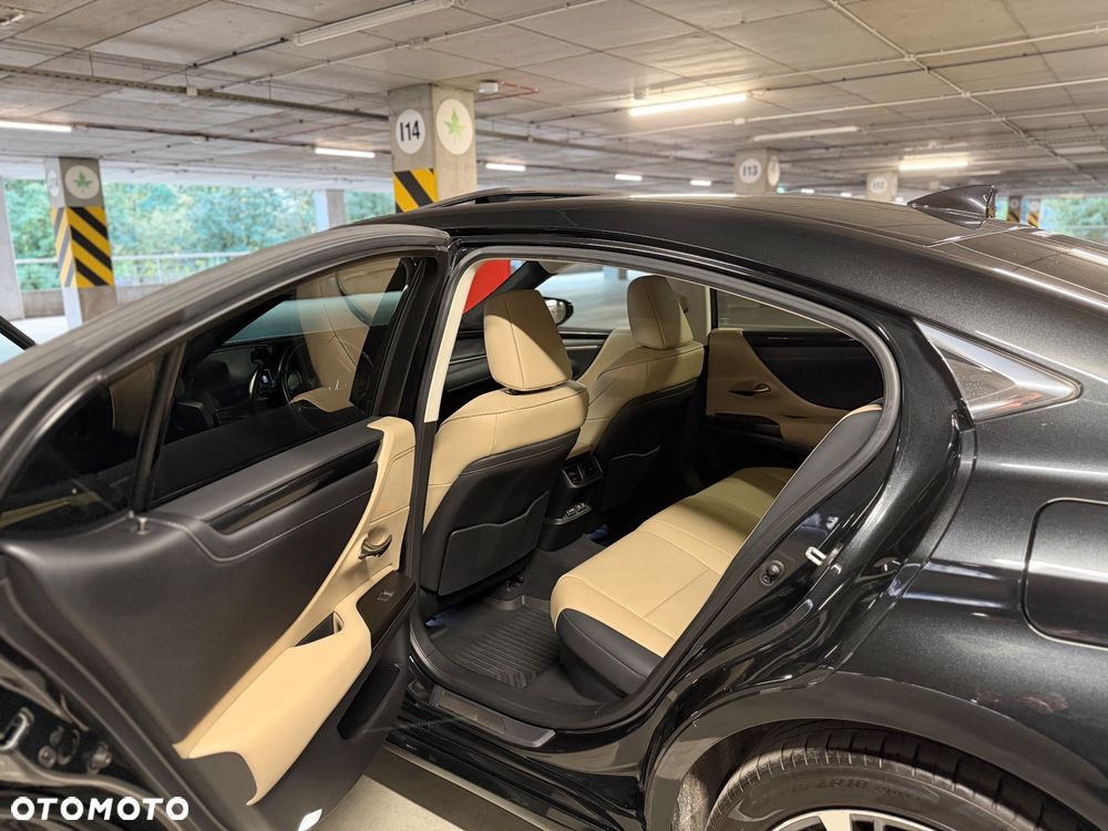 Lexus ES - 12