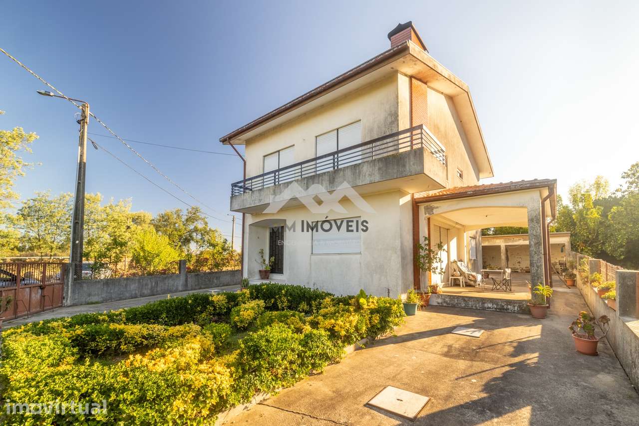 Moradia T4 | 4 Frentes | Lote 450 M²  | Jardim | Garagem | Maia - Grande imagem: 2/44