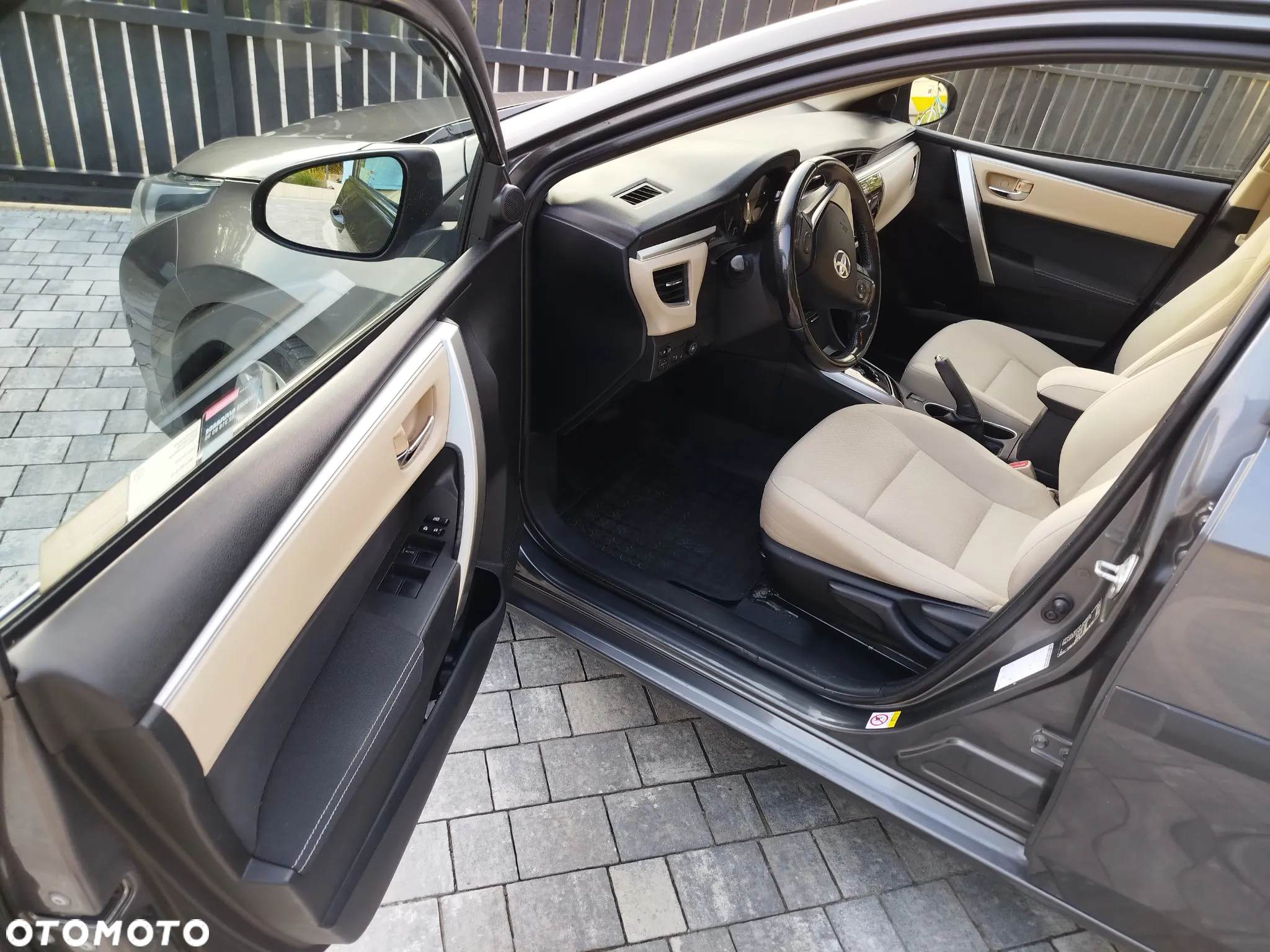 Toyota Corolla - 14