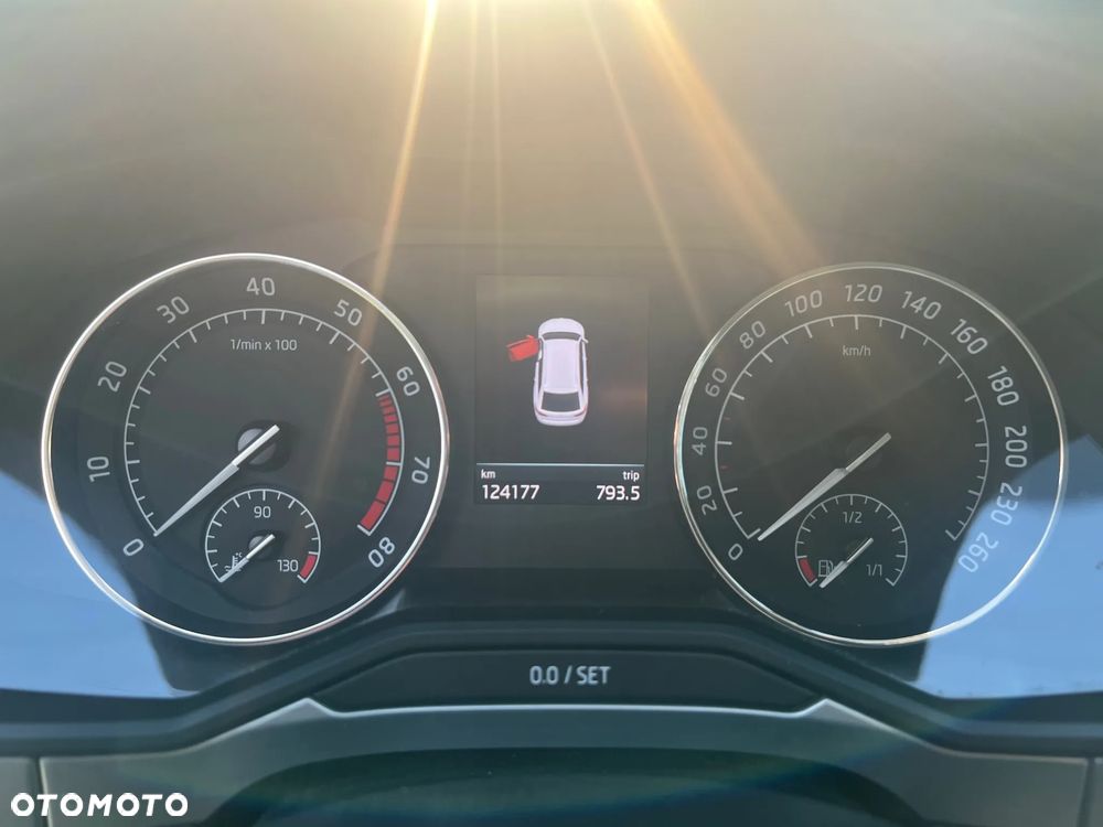 Skoda Superb 1.8 TSI Ambition DSG - 10